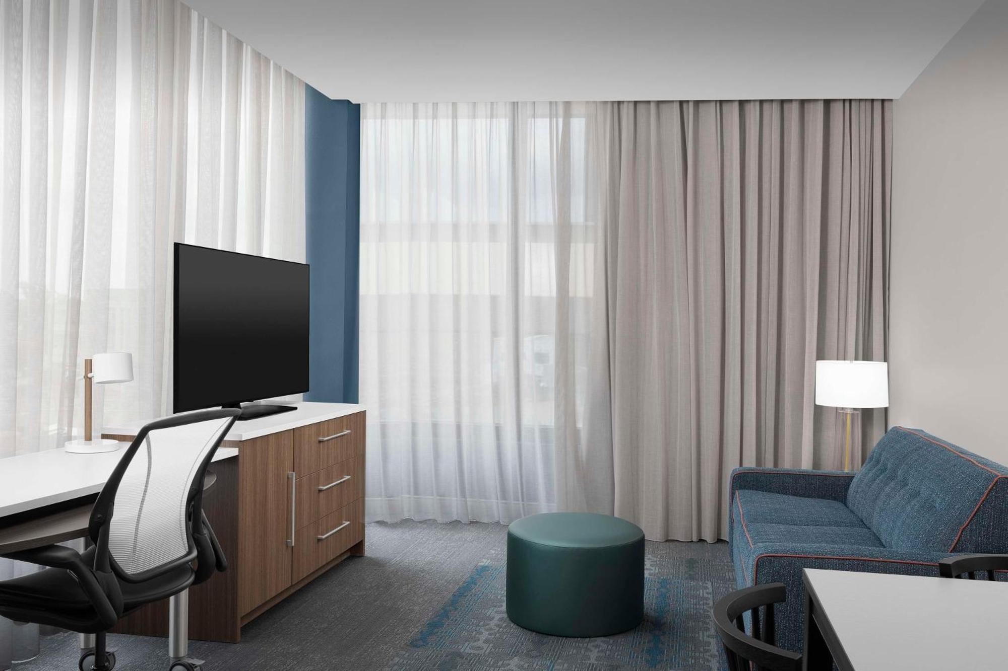 Home2 Suites By Hilton Фолс Чърч Екстериор снимка