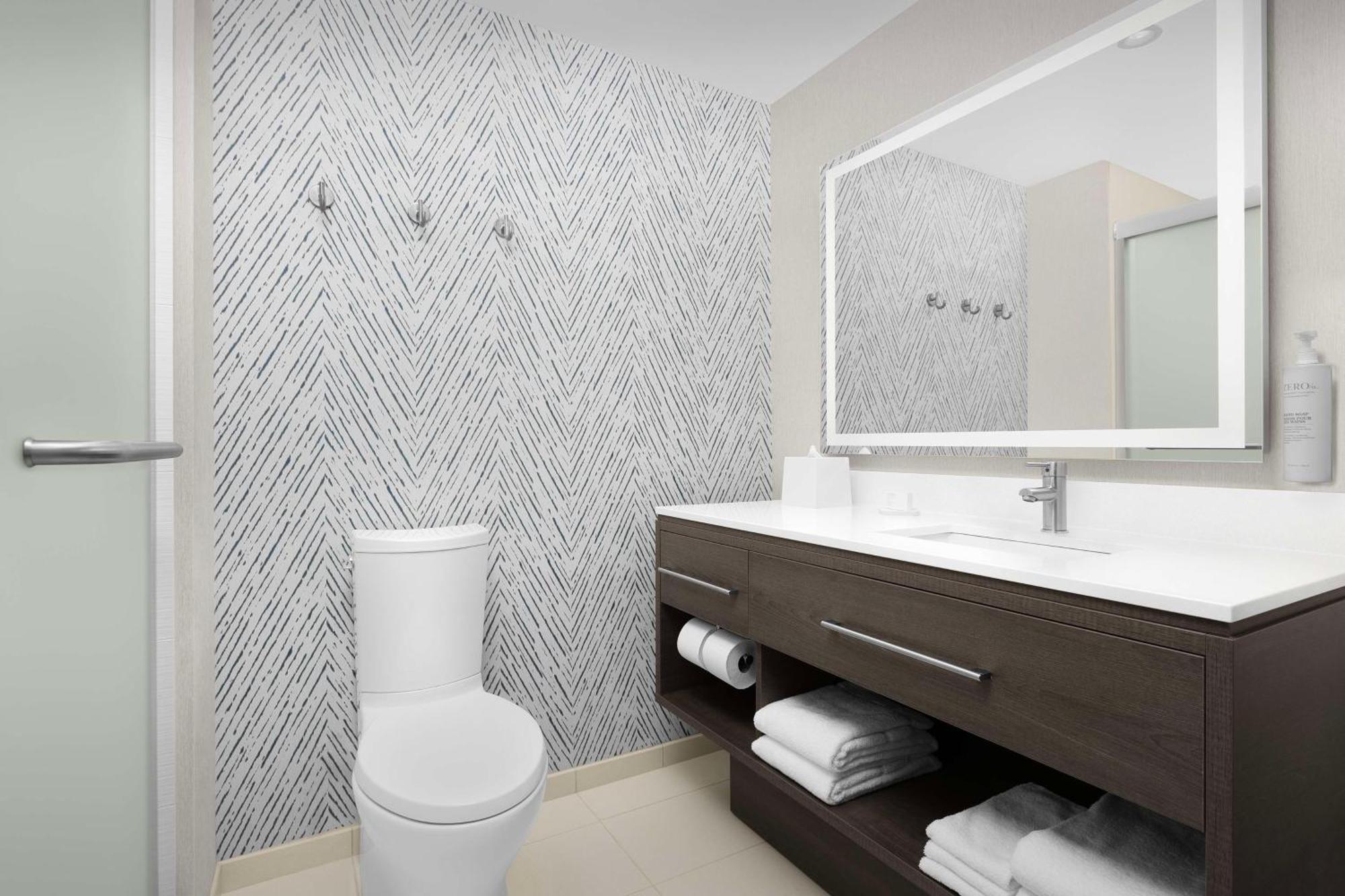Home2 Suites By Hilton Фолс Чърч Екстериор снимка